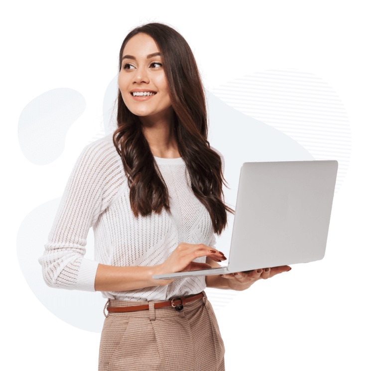 Kobieta trzymająca laptopa